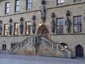 www.osnabrueck-fuehrungen.de_Karl der Große und weitere Kaiserskulpturen am Osnabrücker Rathaus