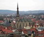 Blik op de Marienkerk vanaf de toren van de Katharinenekerk, links het radshuis en in het midden de Stadswaag, www.osnabrueck-fuehrungen.de
